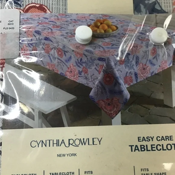 NWT Cynthia Rowley Tablecloth indoor/outdoor easy care oblong 60”x84” - Picture 6 of 6